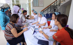 Vụ cháy công ty Rạng Đông: Hàng trăm người dân đi khám phòng ngừa phơi nhiễm thủy ngân