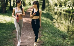 7 lợi ích của việc đi bộ buổi sáng