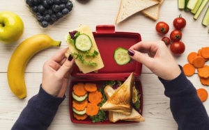 Sau 40 tuổi, chị em nên thực hiện những thay đổi này trong chế độ ăn