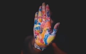 Cách mix màu may mắn cho từng cung hoàng đạo