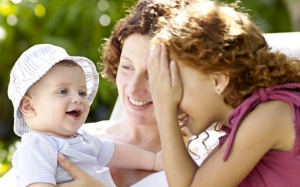 Video: 10 trò chơi trẻ 3 tháng tuổi nào cũng thích