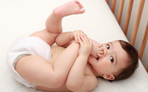 Nhận biết nhanh những dấu hiệu mọc răng của con yêu