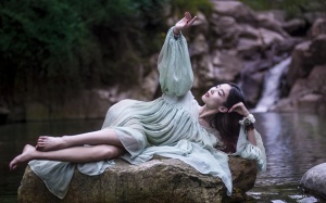 Cô nàng Bảo Bình thông tuệ muốn tặng gì vào 20/10 này?