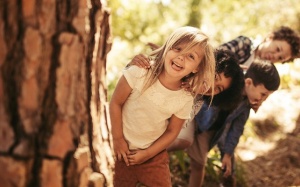 Tử vi thứ Sáu (18/10/2019): Thiên Bình rất hòa đồng, vui vẻ với mọi người xung quanh