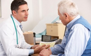 Thoái hóa chất trắng nên đi khám ở đâu và điều trị như thế nào? 