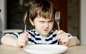 Làm gì để dập tắt cơn gắt gỏng xấu tính khi đói bụng?