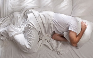 Video: Tư thế ngủ cho người bị đau lưng, đau cổ, vai gáy