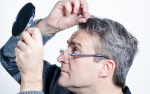 Ăn gì để ngăn ngừa tóc bạc sớm?