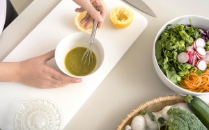 Cách nêm nếm đồ ăn ngon với các gia vị thay thế muối, đường và mì chính