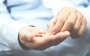 Có nên thay thế thuốc huyết áp bằng TPCN Định Áp Vương?