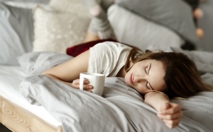 7 thức uống giúp bạn ngủ ngon, sâu giấc hơn