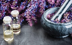 Dầu xô thơm giúp cân bằng hormone, trị mất ngủ và nhiều lợi ích khác