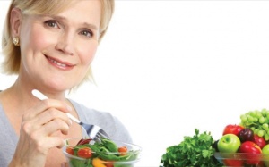 Phụ nữ ở độ tuổi 50 nên ăn uống như thế nào để đảm bảo sức khỏe? 