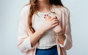 Rối loạn nhịp tim ở độ tuổi tiền mãn kinh có cần uống thuốc?