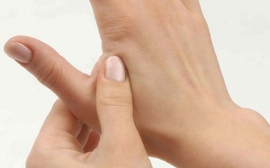 Video: Hướng dẫn các vị trí bấm huyệt giúp giảm đau đầu