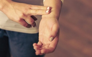 4 nguyên nhân có thể gây ra cơn rối loạn nhịp tim