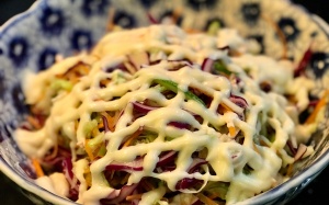 Salad bắp cải trộn sốt mayonnaise – Món thanh mát cho ngày hanh khô