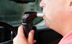 Nồng độ cồn tồn tại bao lâu trong máu, trong hơi thở?