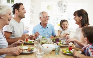 Tránh xa bệnh tật với chế độ ăn uống phù hợp cho từng nhóm tuổi