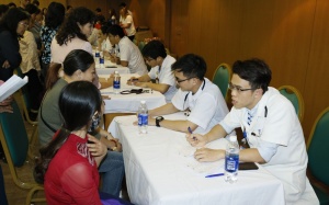 Gần 1.000 người dân được khám sàng lọc miễn phí bệnh tim mạch và đái tháo đường