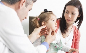 Trẻ 2 tuổi chỉ nói được một số từ liệu có đáng lo? 