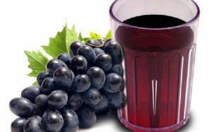 Uống nước ép nho có lợi ích tương tự như uống rượu vang không?