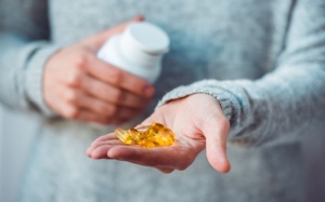 Bổ sung dầu cá có thể giúp tăng số lượng 'tinh binh' ở nam giới