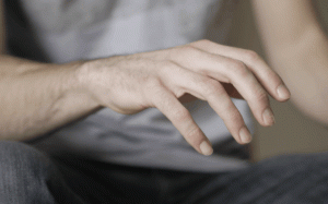 Cách kìm hãm run tay mỗi khi lo lắng, hồi hộp?