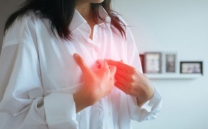 Trào ngược dạ dày có gây tim đập nhanh không?