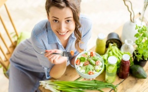 Khi buồn bã, ăn gì để cảm thấy vui vẻ, khỏe mạnh hơn?