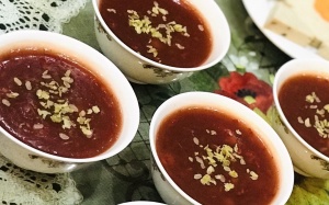 Món ngon từ gấc: Chè sen gấc giải nhiệt ngày Đông