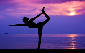 Tập yoga có giúp bạn giảm cân hay không?