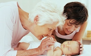 Có cần tiêm phòng cúm trước khi gặp trẻ sơ sinh?