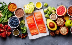 Người bị suy thận nên ăn uống như thế nào?