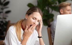 Thiếu ngủ, mất ngủ ảnh hưởng thế nào tới sức khỏe của nữ giới?