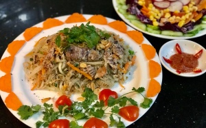 Tối nay ăn gì: Miến xào bề bề thơm xực gian bếp