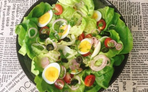 Giảm cân đơn giản với  salad trứng luộc