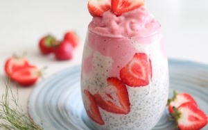 Mẹo làm pudding dâu tây và hạt chia ngon ngất ngây