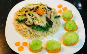 Tối nay ăn gì: Phở xào bò, gà bạn đã thử chưa?