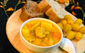 Tối nay ăn gì: Gà nấu cà ri cốt dừa thơm ngậy