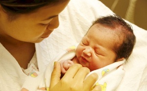 Vàng da ở trẻ sơ sinh, mẹ nên và không nên ăn những thực phẩm nào?