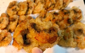 Tối nay ăn gì: Bánh nấm chiên giòn mẹ đã thử chưa?