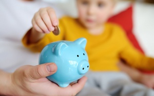 Tử vi thứ Sáu (17/4/2020): Nhân Mã nên tìm cách cải thiện tình hình tài chính