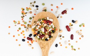 Làm sao giảm trướng bụng, đầy hơi do ăn nhiều các loại hạt?