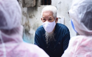 Người cao tuổi bị nhiễm Covid-19 không có triệu chứng ho và sốt