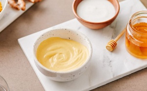 7 cách tự làm mặt nạ dưỡng tóc, ngăn ngừa tóc khô, gãy rụng