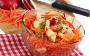 Salad cà rốt, táo – làm cực dễ, ăn cực ngon
