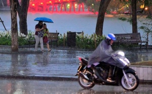 Dự báo thời tiết đêm 10/5 và ngày 11/5: Bắc Bộ mưa dông trên diện rộng