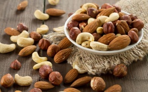 Các loại hạt có thể giúp kiểm soát tình trạng ung thư ruột kết