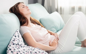 3 bài tập nhẹ nhàng giúp giảm đau bụng kinh